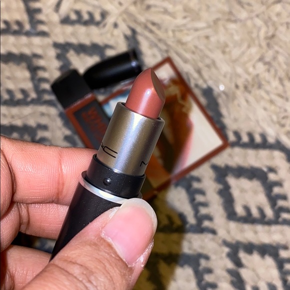 MAC mini lipstick in WHIRL Kylie Jenner lipstick - Picture 3 of 5